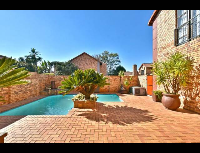 3 BEDROOM HOUSE FOR SALE IN SUNDOWNER